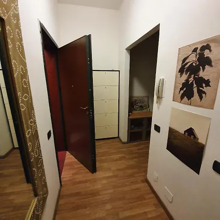 Bilocale Apartment Milan
